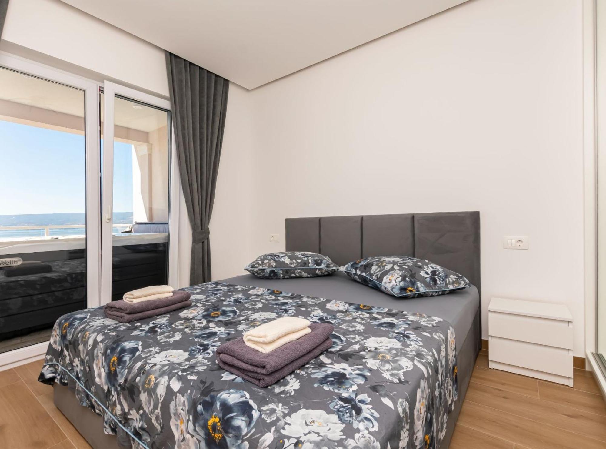 Apartments Hope Dugi Rat Eksteriør bilde